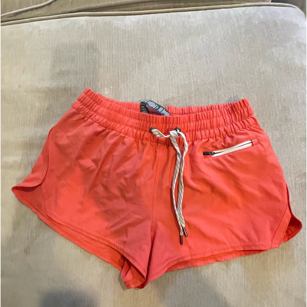 Vuori Peach shorts lined